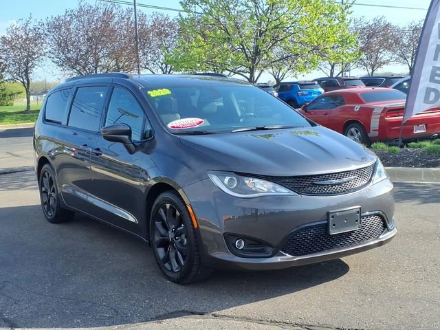 Certified 2020 Chrysler Pacifica Touring-L image 3