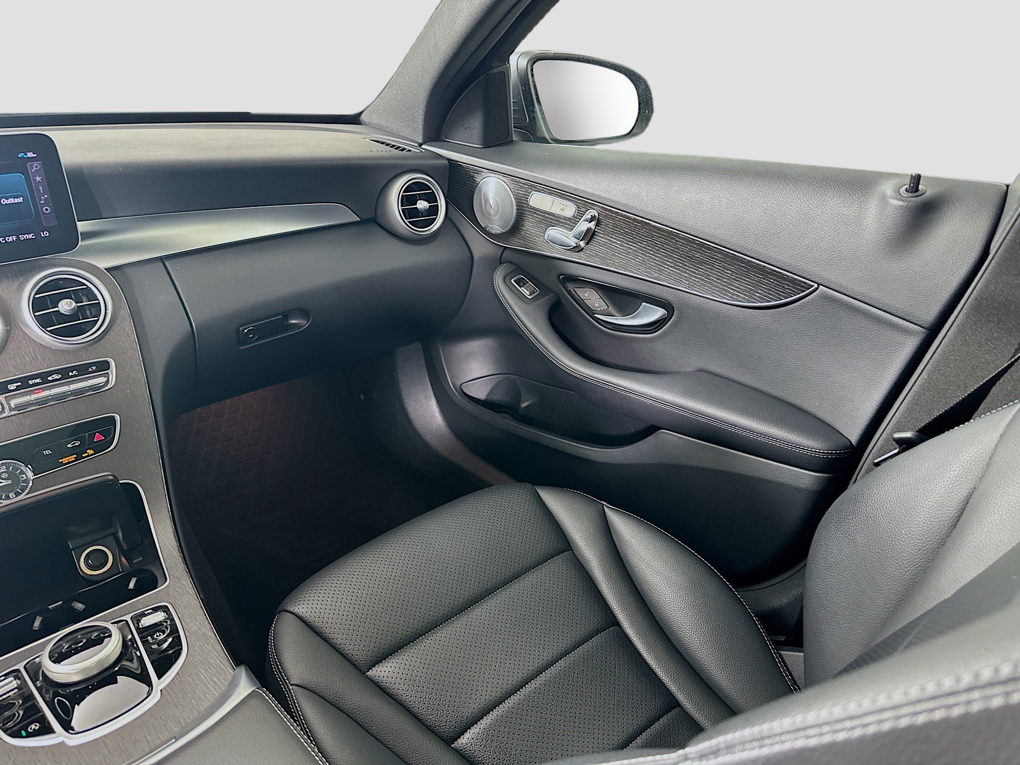 Certified 2021 Mercedes-Benz C 300 4MATIC Sedan w/ Premium Package image 29