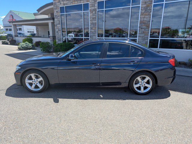 Used 2014 BMW 320i Sedan RWD image 2