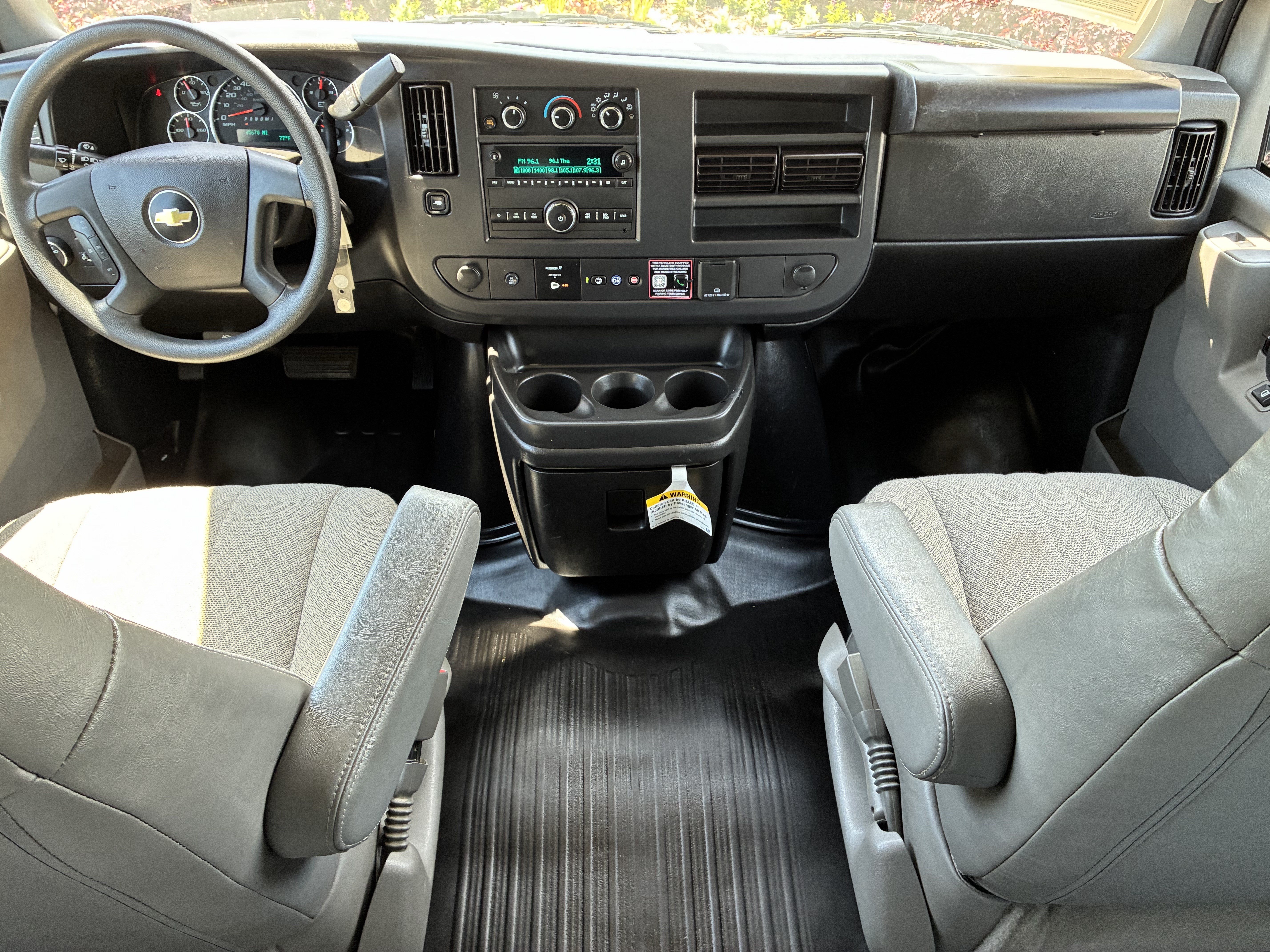 Used 2025 Chevrolet Express 3500 w/ Power Convenience Package RWD image 18