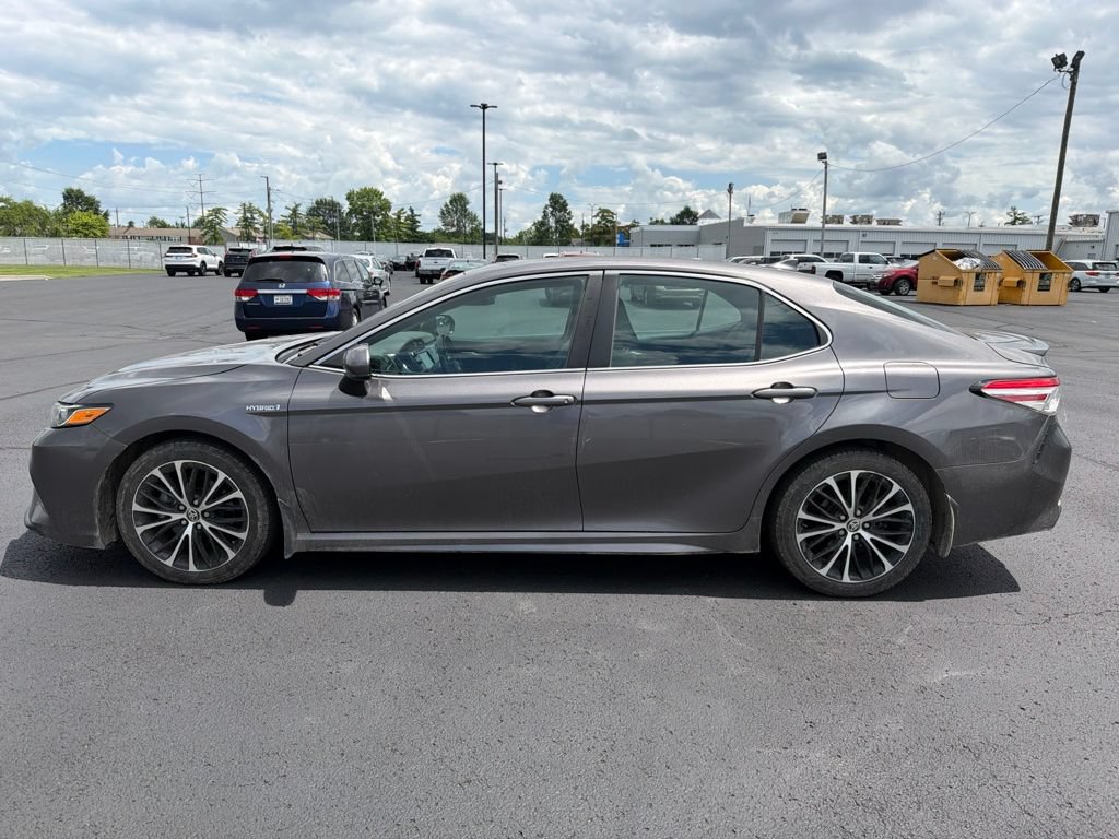 Used 2020 Toyota Camry SE FWD image 4
