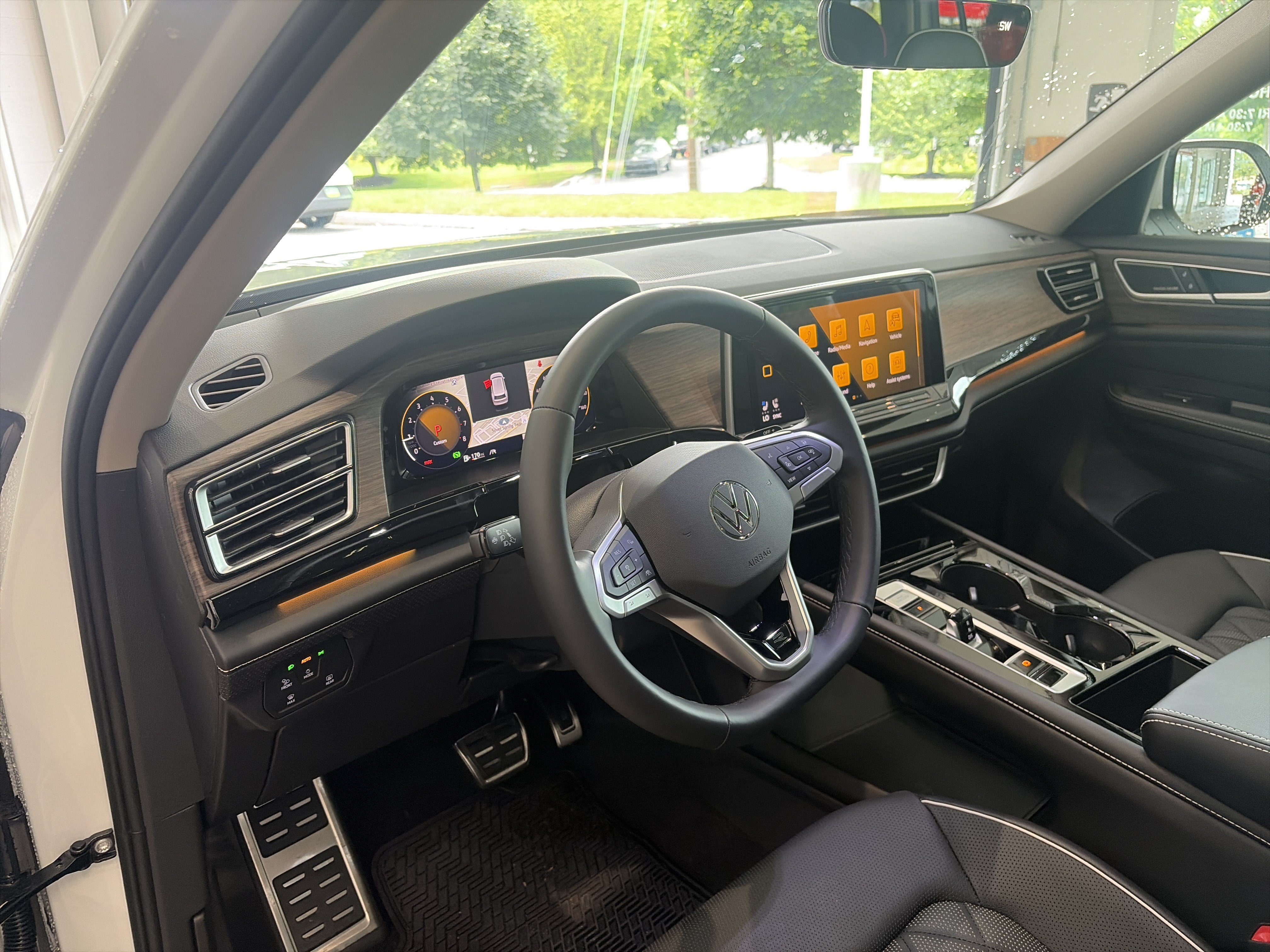 New 2026 Volkswagen Atlas SEL Premium R-Line AWD/4WD image 17