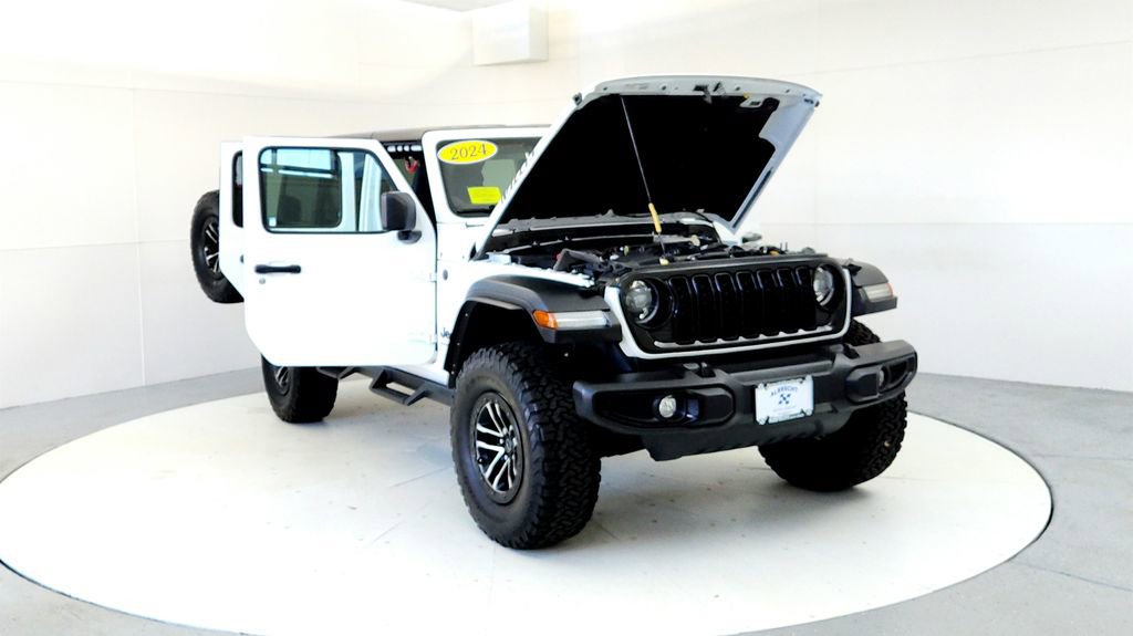 Used 2024 Jeep Wrangler Unlimited Sport AWD/4WD image 9