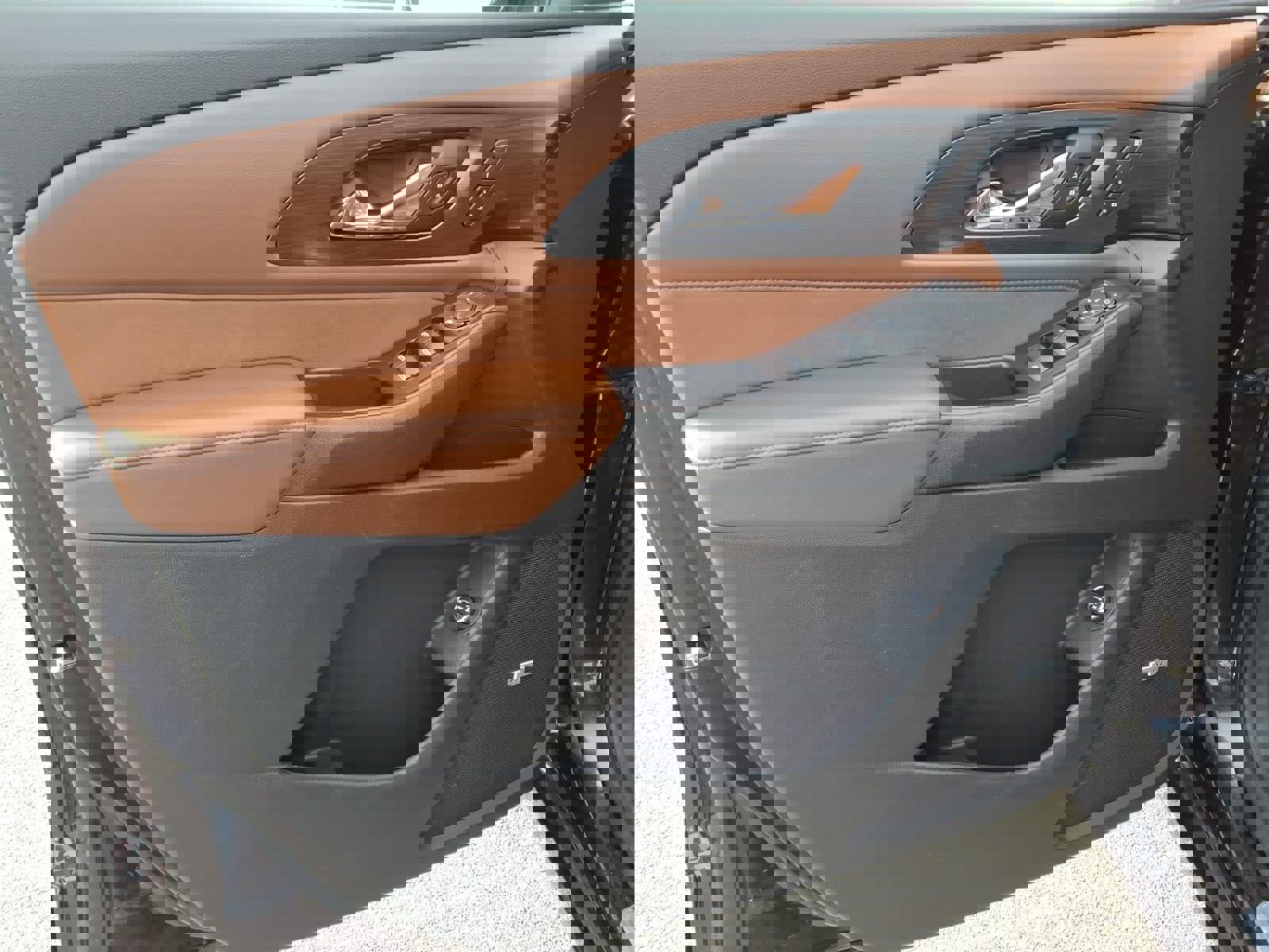 Used 2018 Chevrolet Traverse High Country w/ LPO, Floor Liner Package image 9