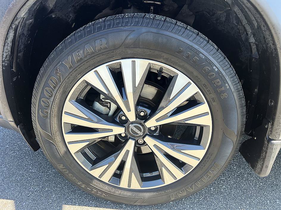 Used 2022 Nissan Rogue SV FWD image 9
