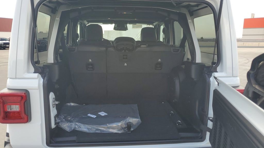 New 2025 Jeep Wrangler Sahara image 9