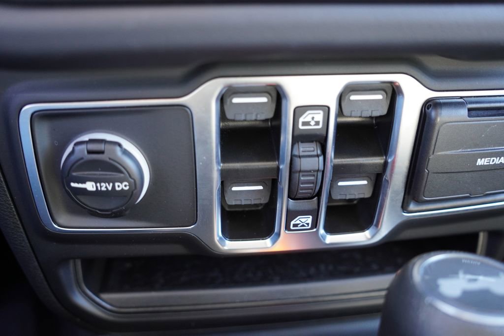 Certified 2025 Jeep Wrangler Unlimited Sahara w/ Safety Group image 26