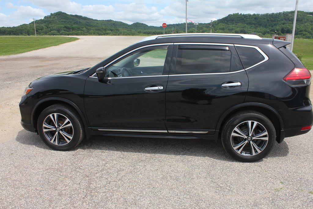 Used 2017 Nissan Rogue SL AWD/4WD image 9