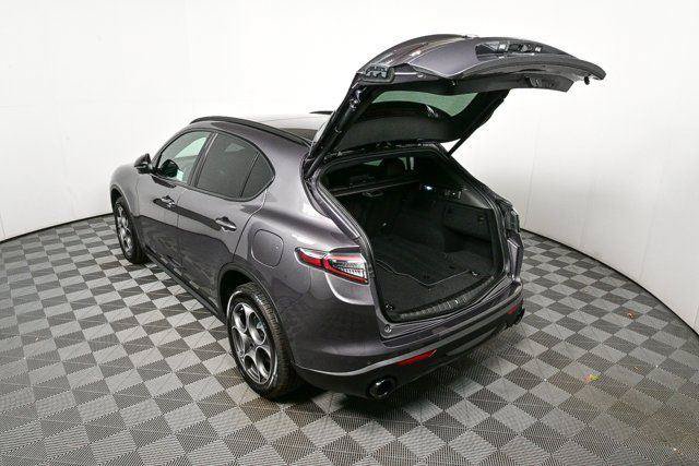 New 2025 Alfa Romeo Stelvio Sprint w/ Convenience Package AWD/4WD image 29