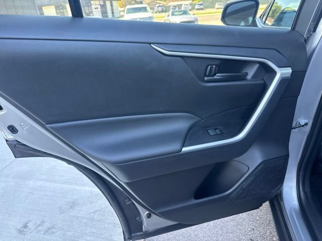 Used 2025 Toyota RAV4 LE AWD/4WD image 16