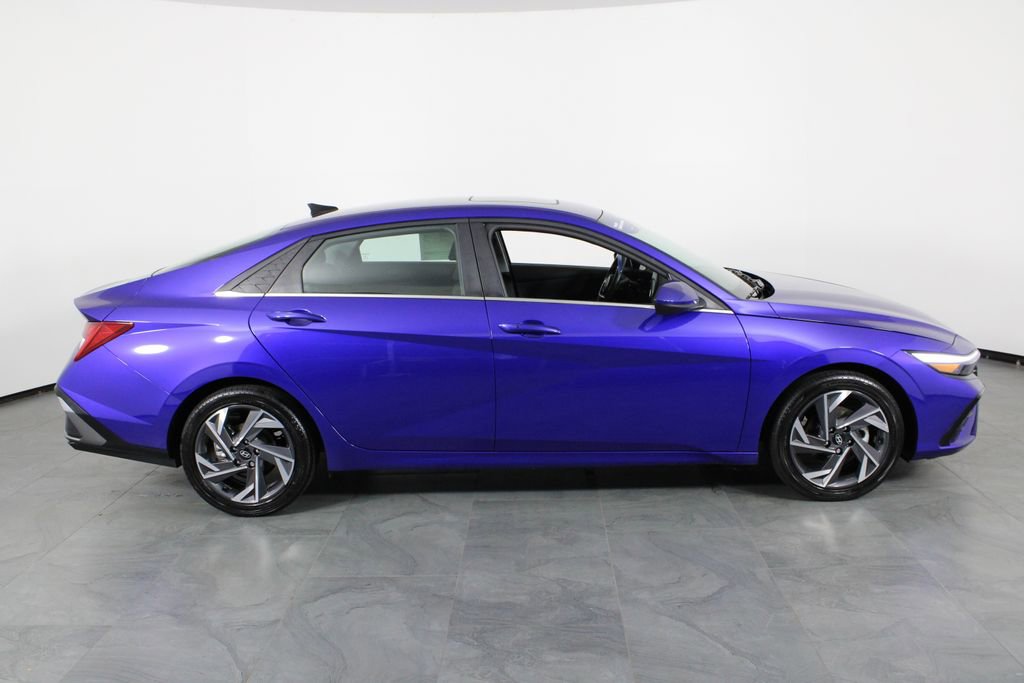 Certified 2025 Hyundai Elantra SEL image 14