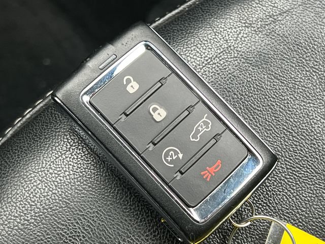 Used 2023 Jeep Grand Cherokee L Limited w/ Black Appearance Package image 13