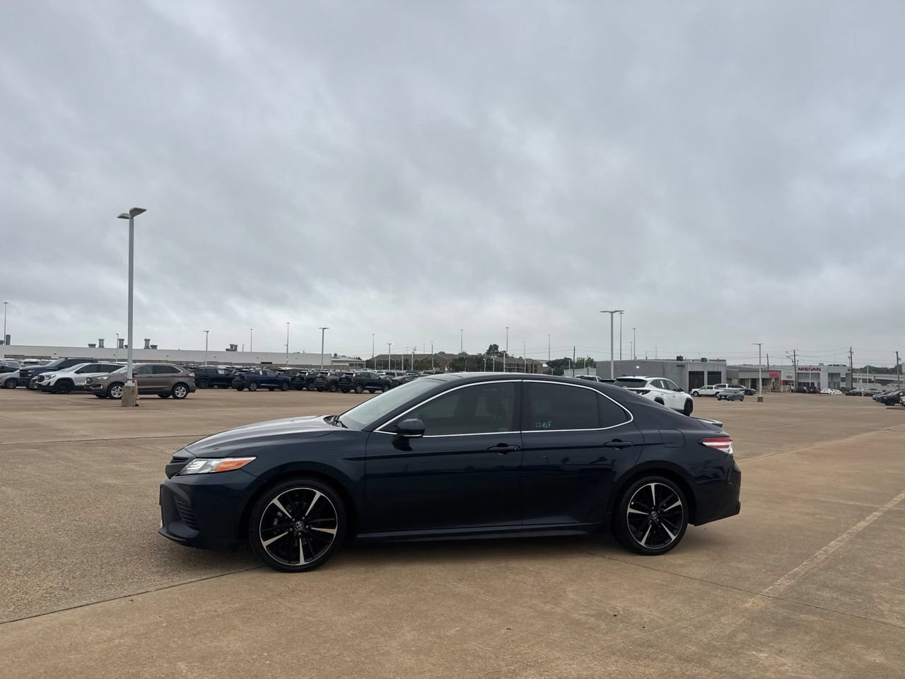 Used 2020 Toyota Camry XSE FWD image 13