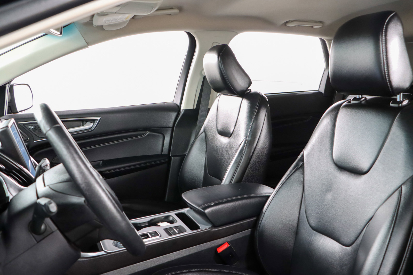 Used 2021 Ford Edge Titanium w/ Cargo Accessory Package FWD image 23
