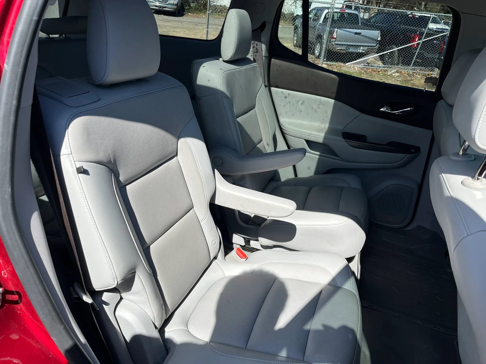 Used 2019 GMC Acadia SLT image 18