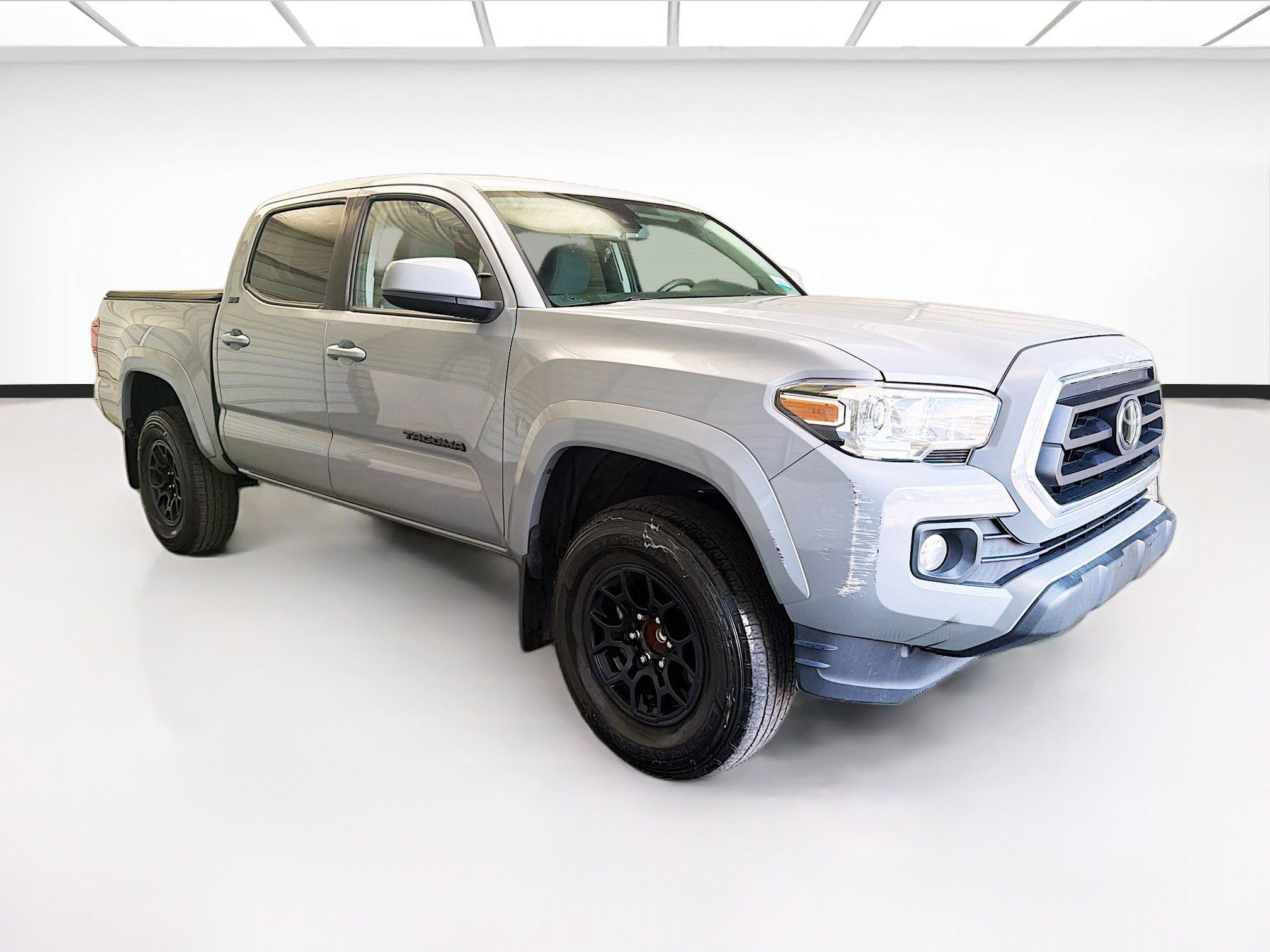 Used 2021 Toyota Tacoma SR5 w/ Blackout Package (TMS) image 3