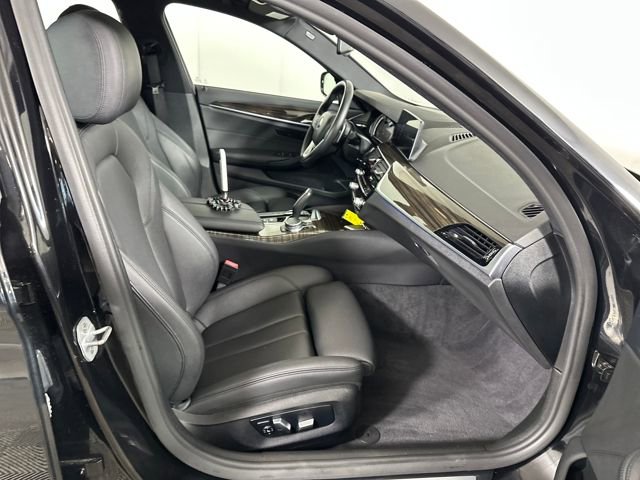 Used 2018 BMW 530e xDrive image 27