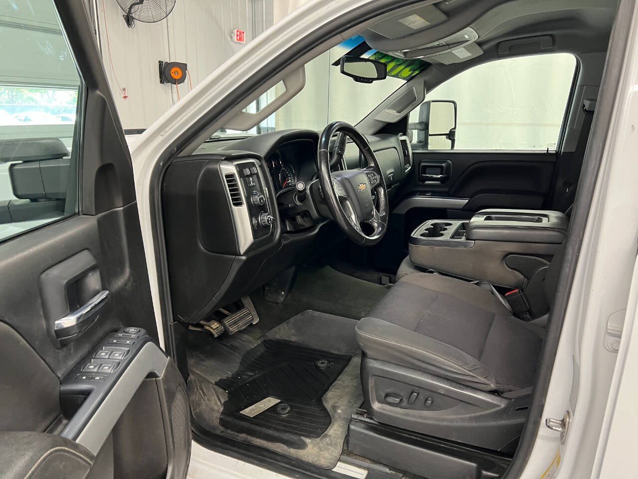 Used 2018 Chevrolet Silverado 3500 LT w/ LT Convenience Package AWD/4WD image 7