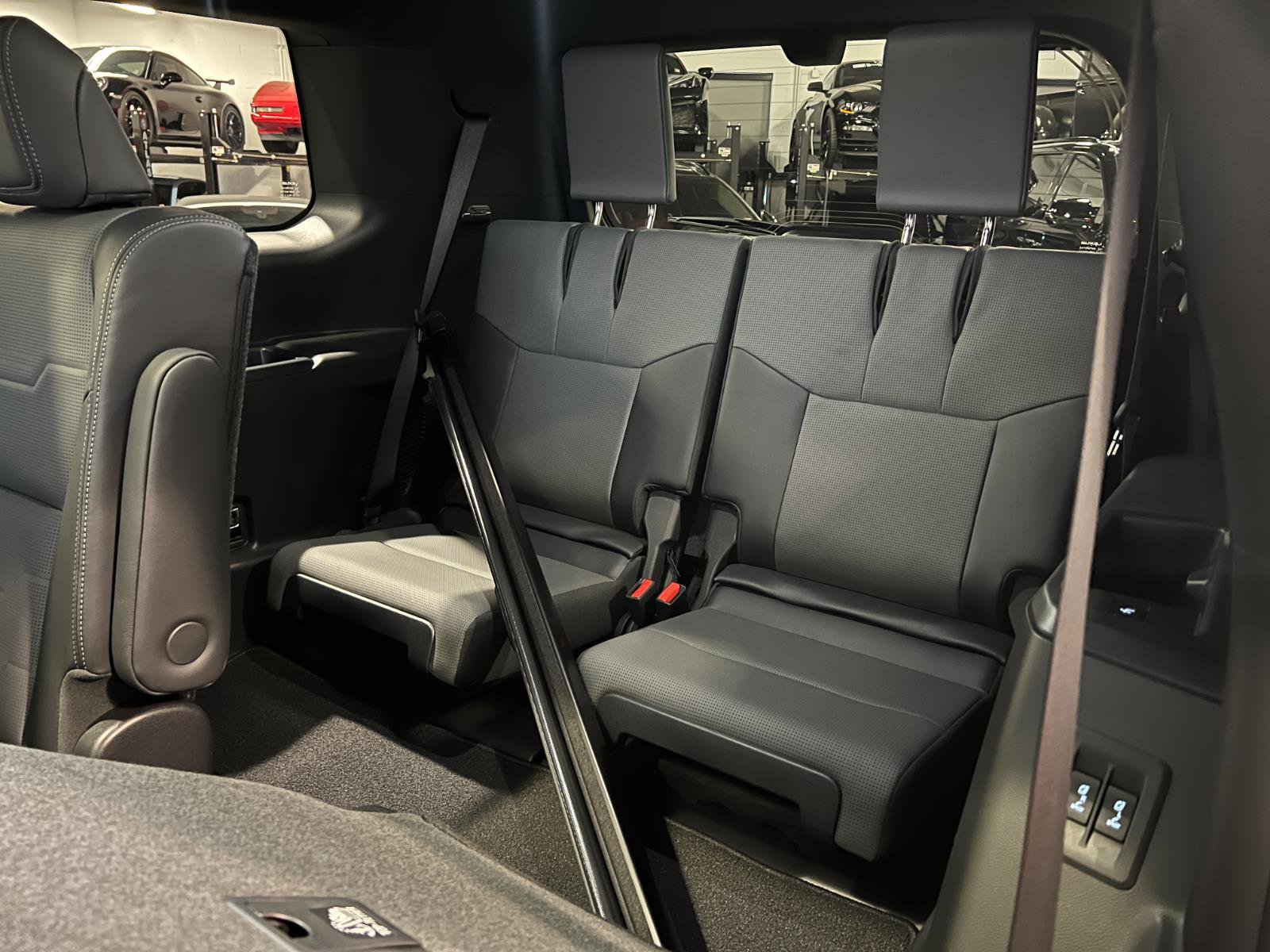 Used 2026 Lexus GX 550 w/ Cold Area Package image 34