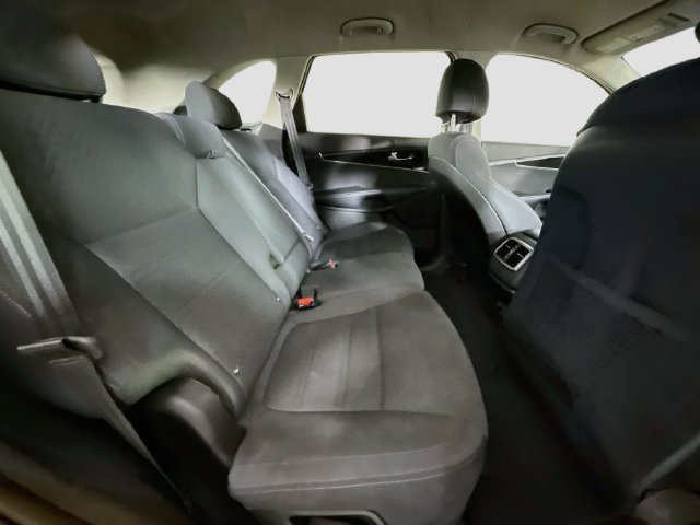 Used 2017 Kia Sorento FWD image 26