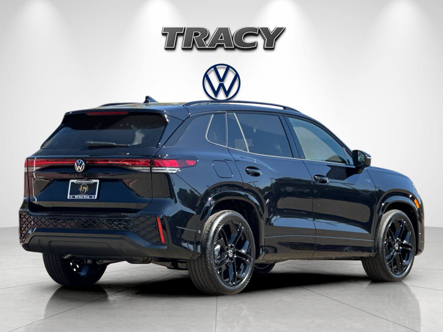 New 2026 Volkswagen Tiguan SE R-Line FWD image 4
