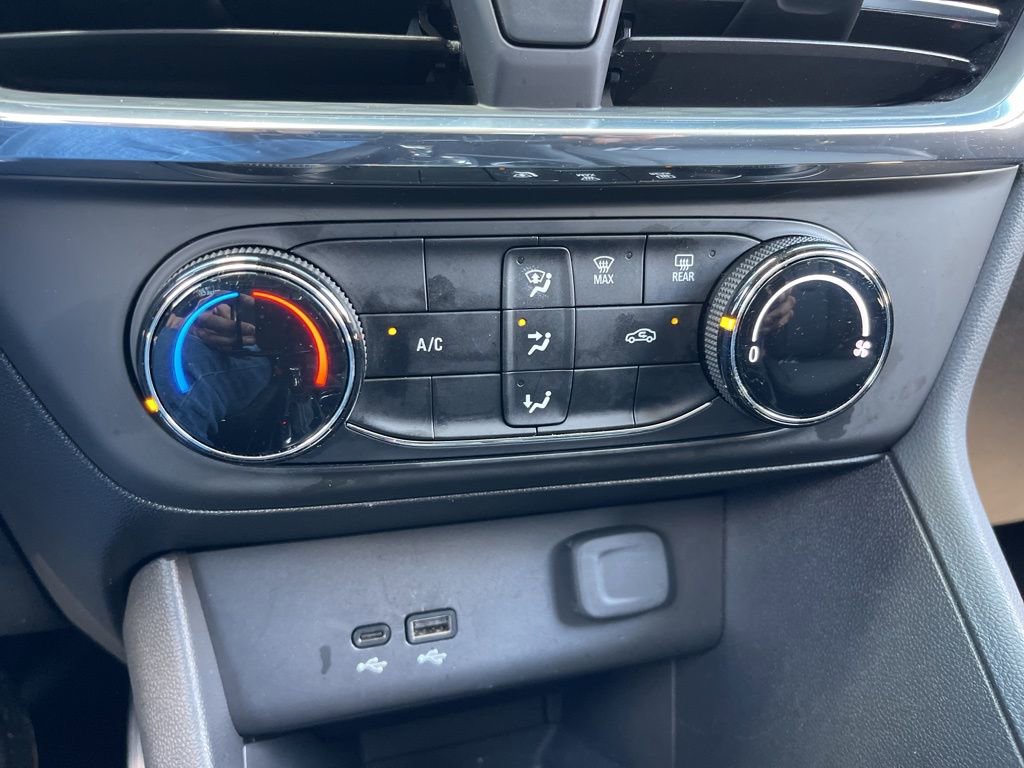 Used 2025 Buick Encore GX Preferred FWD image 15