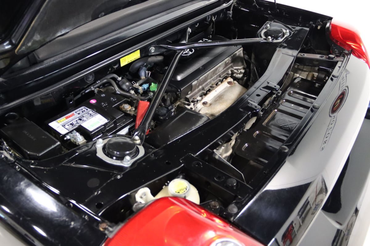 Used 2004 Toyota MR2 RWD image 85