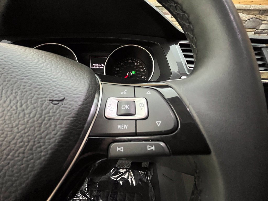 Used 2020 Volkswagen Tiguan SE w/ Panoramic Sunroof Package AWD/4WD image 34