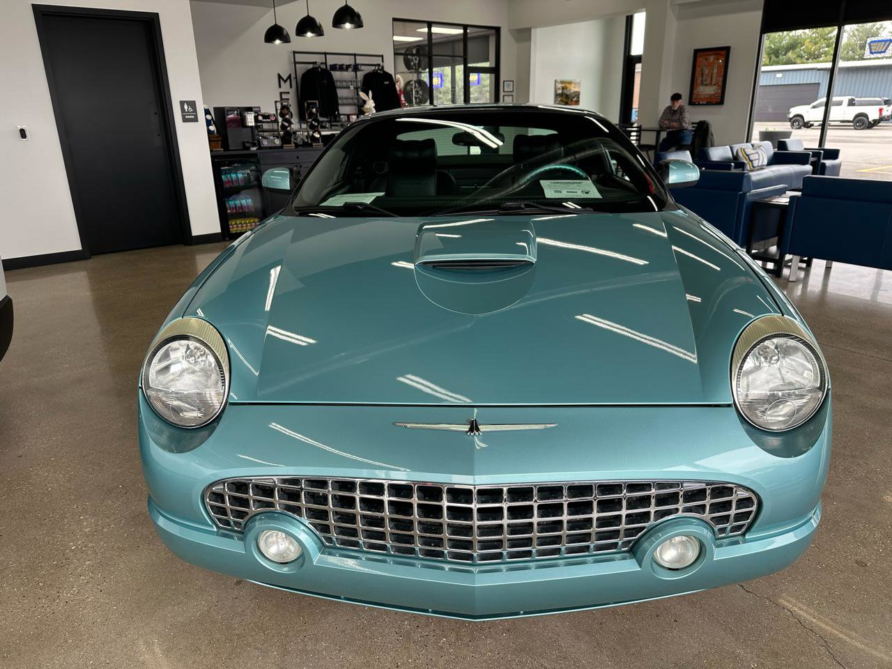 Used 2002 Ford Thunderbird Deluxe image 10