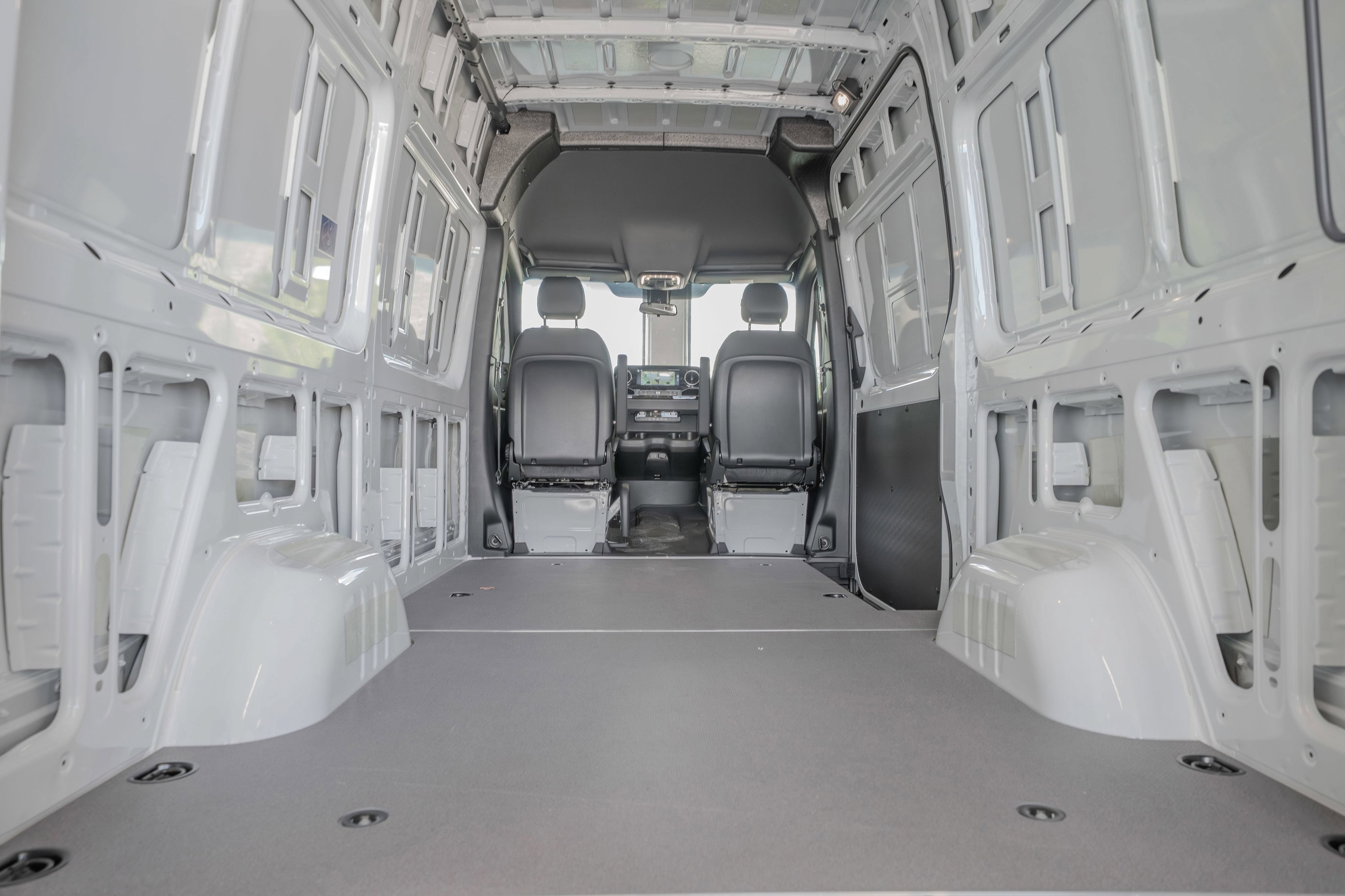Used 2025 Mercedes-Benz Sprinter 2500 image 36