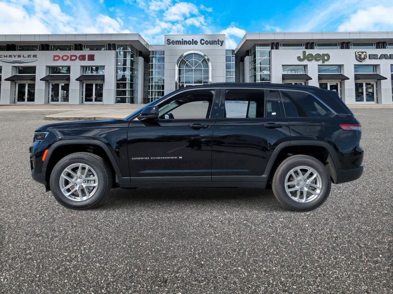 New 2026 Jeep Grand Cherokee Laredo X AWD/4WD image 5