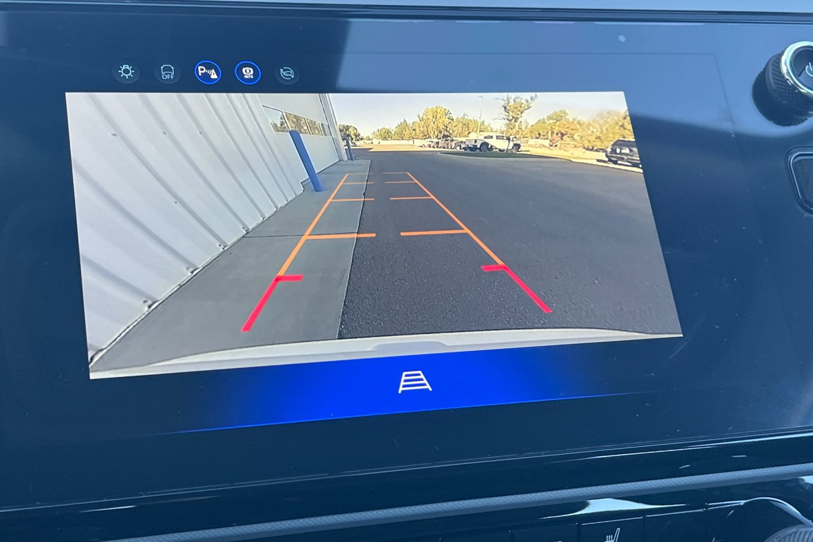 New 2027 Chevrolet Bolt LT w/ Comfort Package FWD image 17