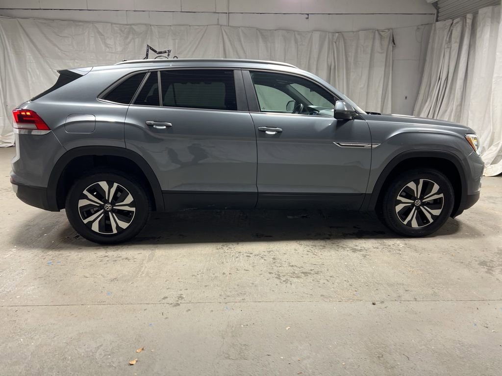 Used 2024 Volkswagen Atlas Cross Sport SE image 8