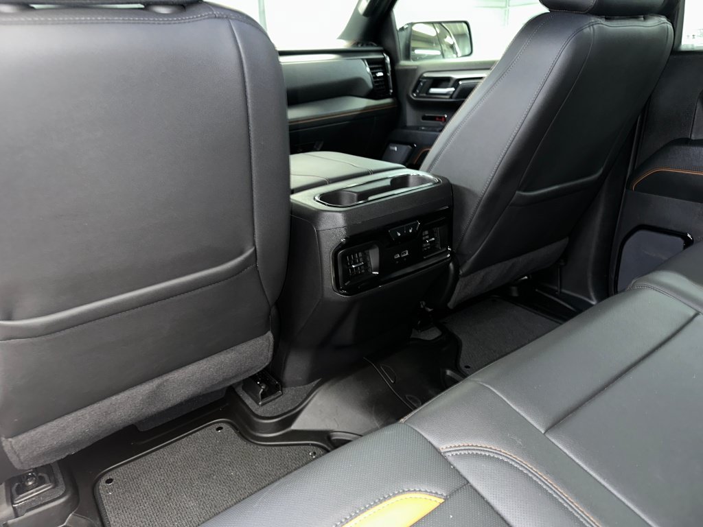 Used 2024 GMC Sierra 1500 AT4 w/ Technology Package AWD/4WD image 23