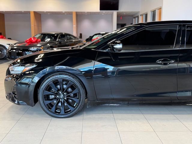 Used 2023 Nissan Maxima SR w/ Sport Mat Group FWD image 8