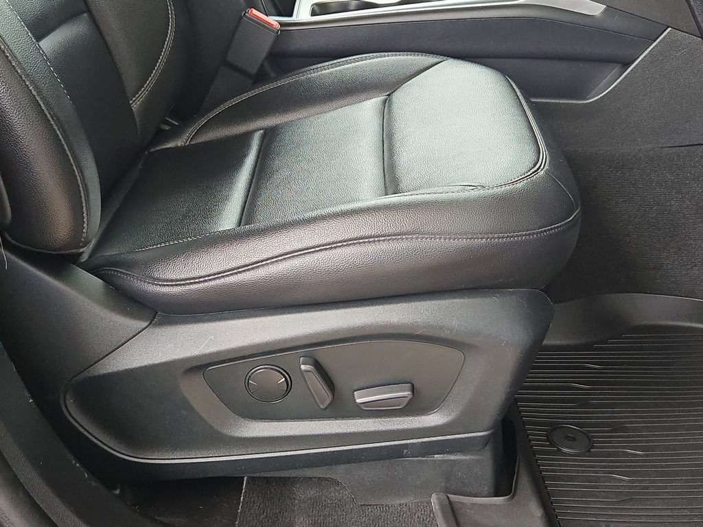 Used 2020 Ford Explorer XLT w/ Equipment Group 202A AWD/4WD image 29