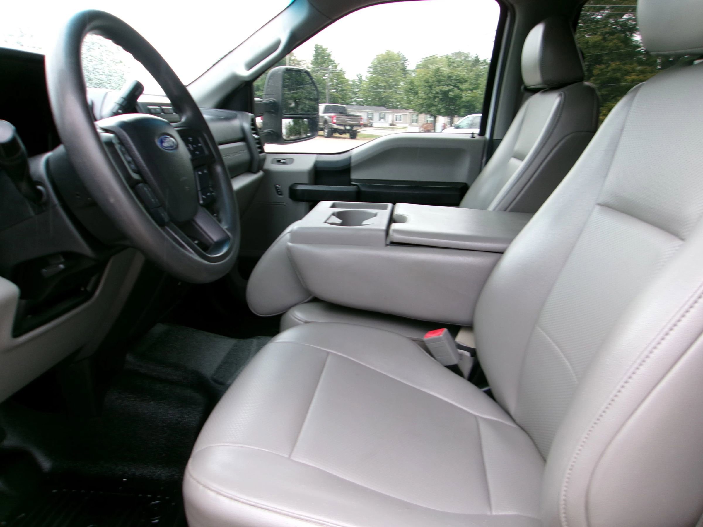 Used 2019 Ford F250 XL w/ Power Equipment Group image 6