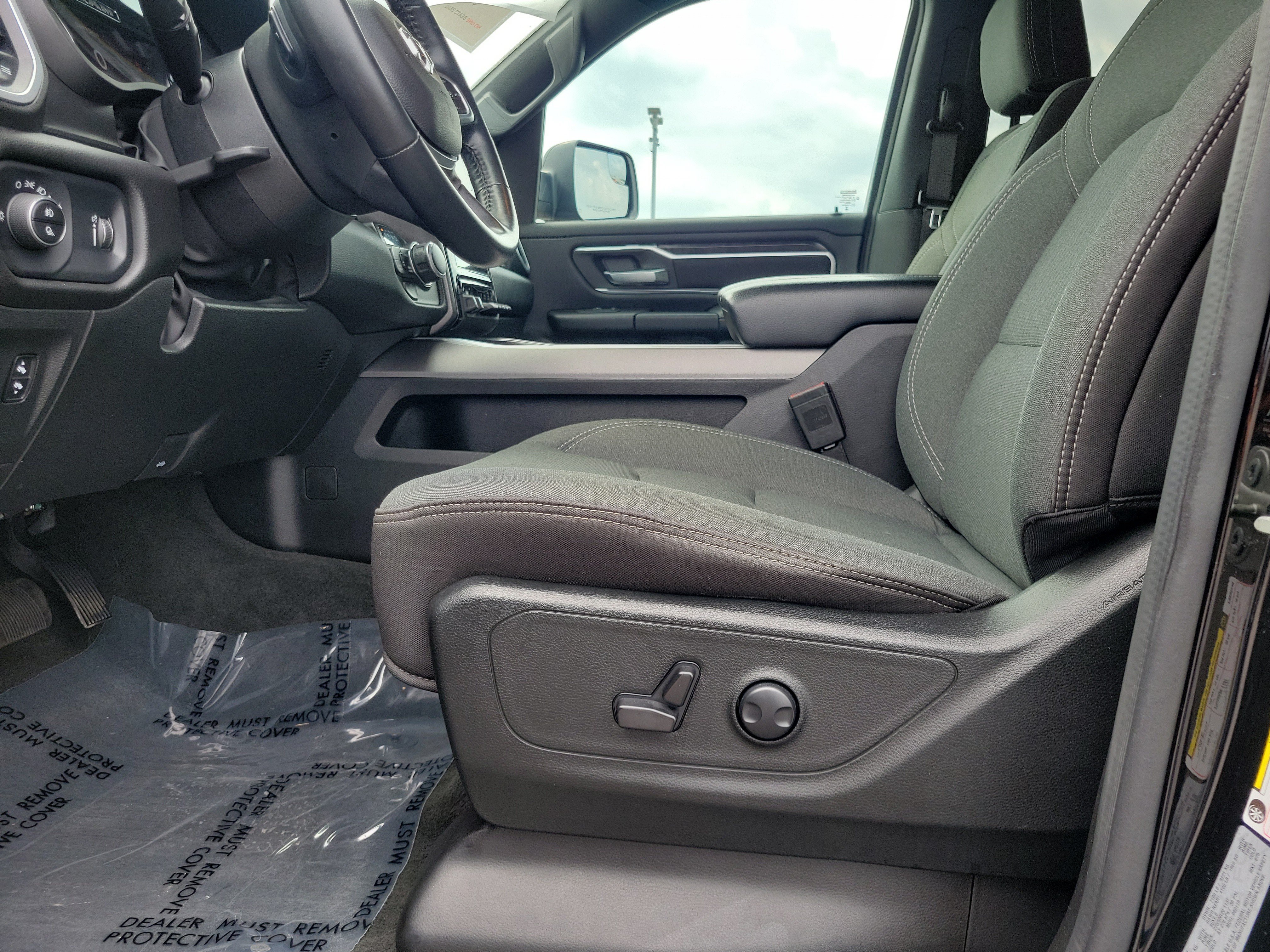 Used 2023 RAM 1500 Big Horn AWD/4WD image 16