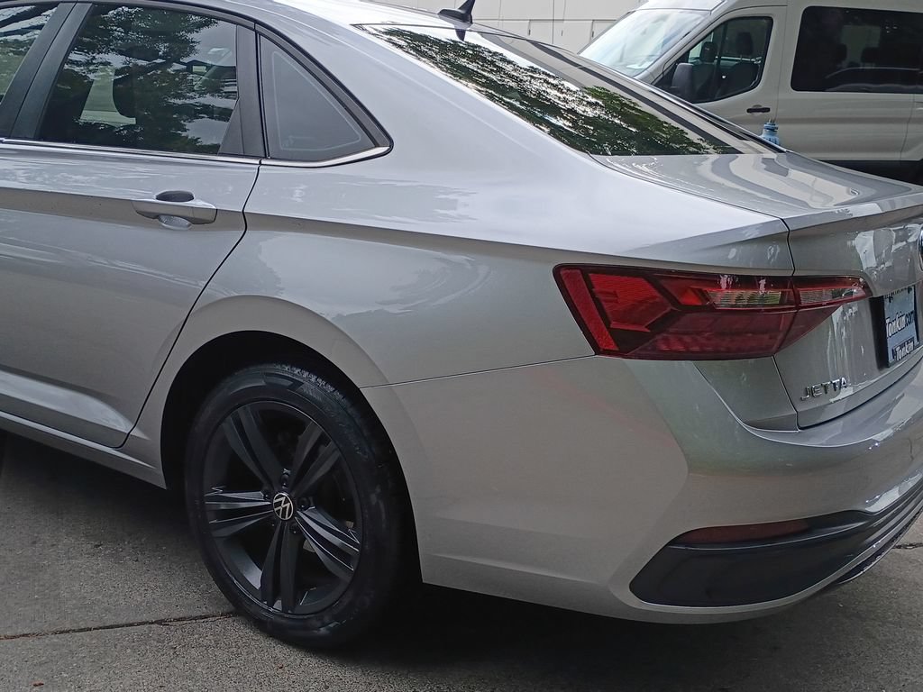 Used 2022 Volkswagen Jetta SE FWD image 6