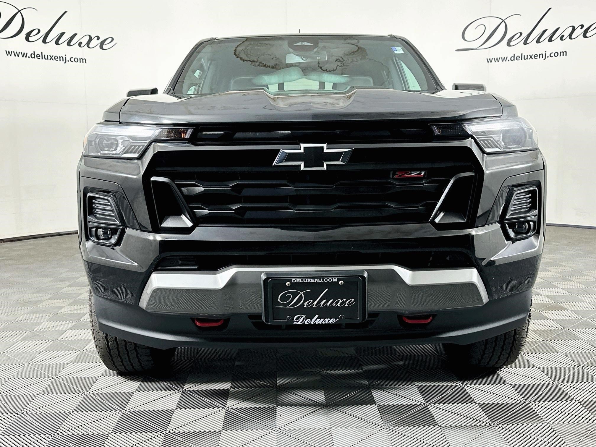 Used 2023 Chevrolet Colorado Z71 w/ Z71 Convenience Package 2 AWD/4WD image 2