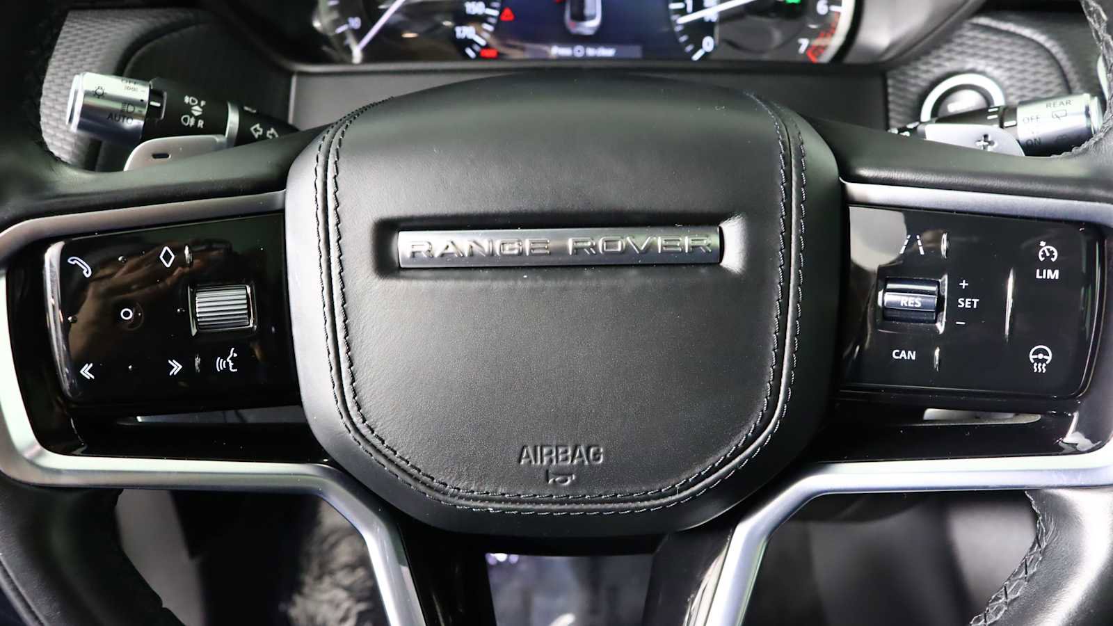 Used 2022 Land Rover Range Rover Velar R-Dynamic S image 18