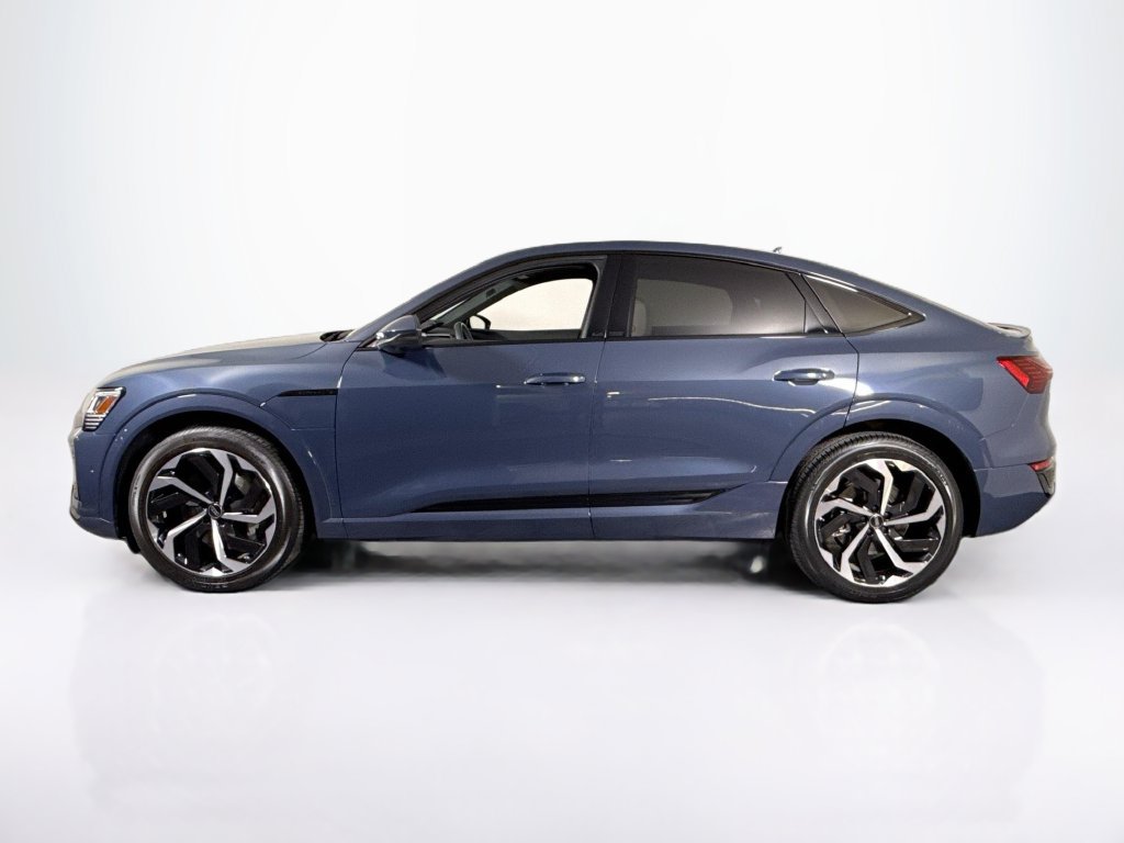 Used 2024 Audi Q8 e-tron Premium Plus w/ Premium Plus Package AWD/4WD image 2