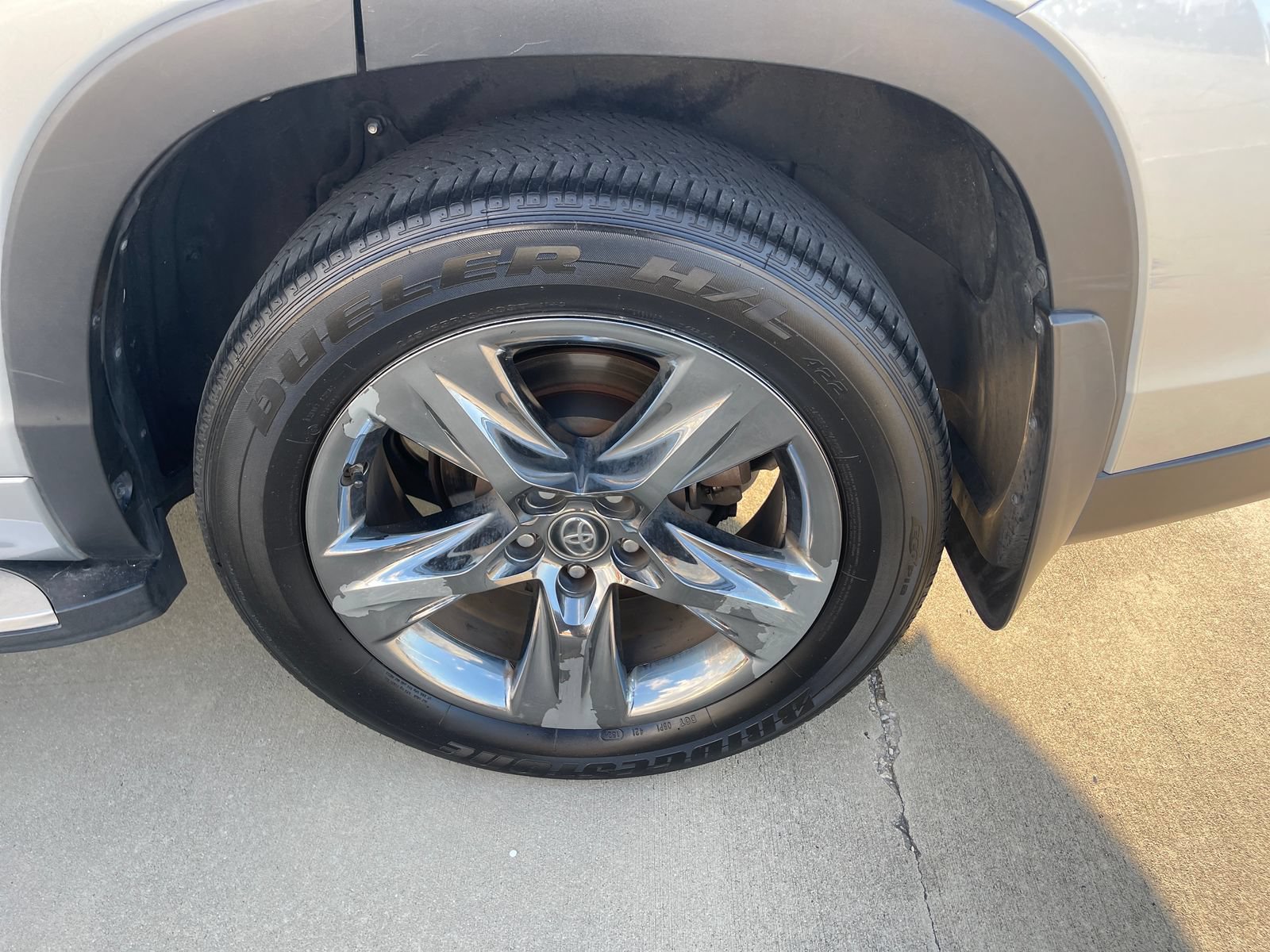 Used 2019 Toyota Highlander Limited Platinum FWD image 22