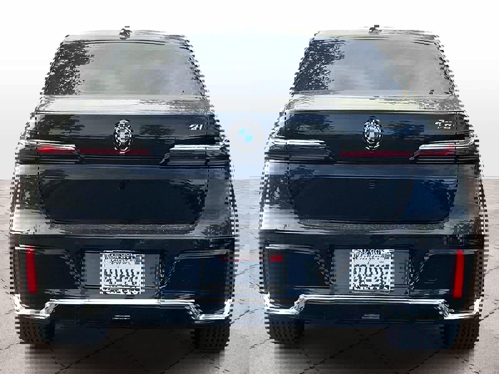 Certified 2023 BMW 740i image 6