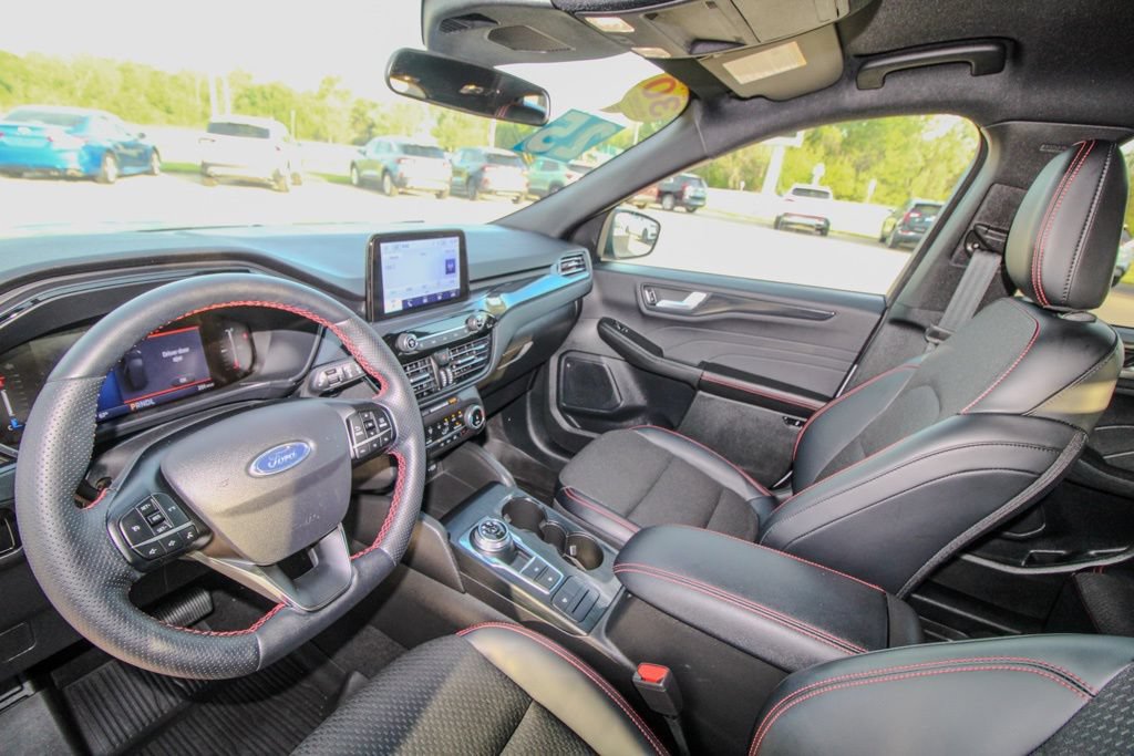 Used 2025 Ford Escape ST-Line Select AWD/4WD image 15