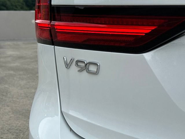 Certified 2025 Volvo V90 B6 Cross Country Plus AWD/4WD image 37