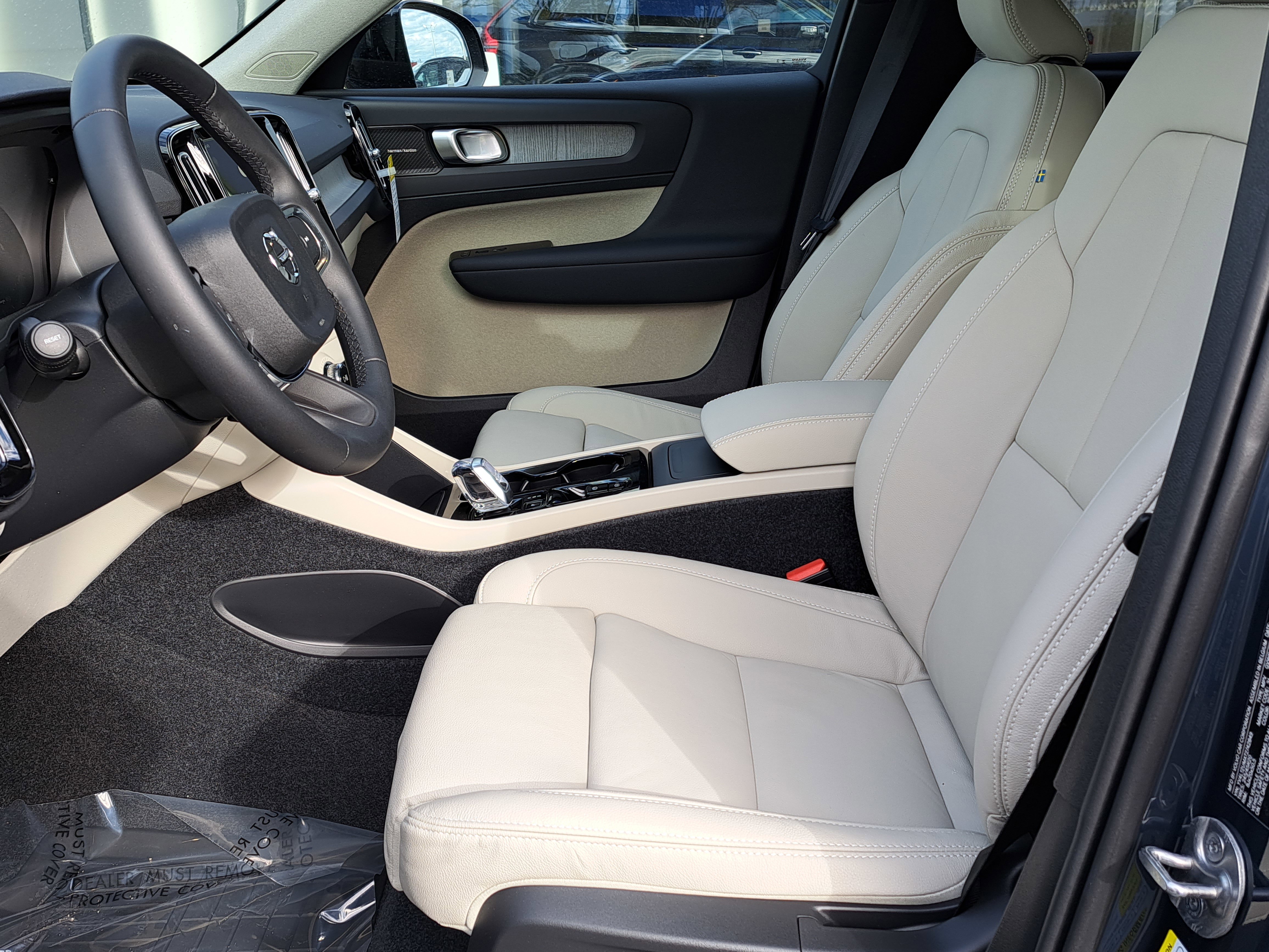 New 2026 Volvo XC40 B5 Ultra w/ Protection Package Premier image 6