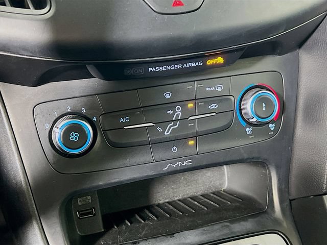 Used 2017 Ford Focus SE FWD image 18