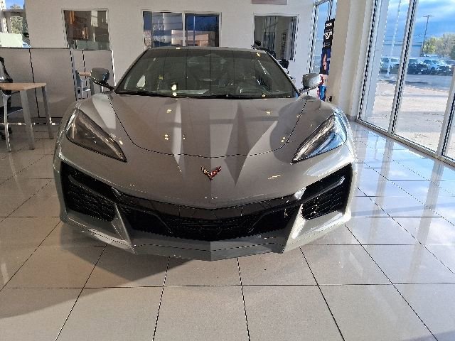 Used 2024 Chevrolet Corvette Z06 w/ Stealth Interior Trim Package RWD image 2