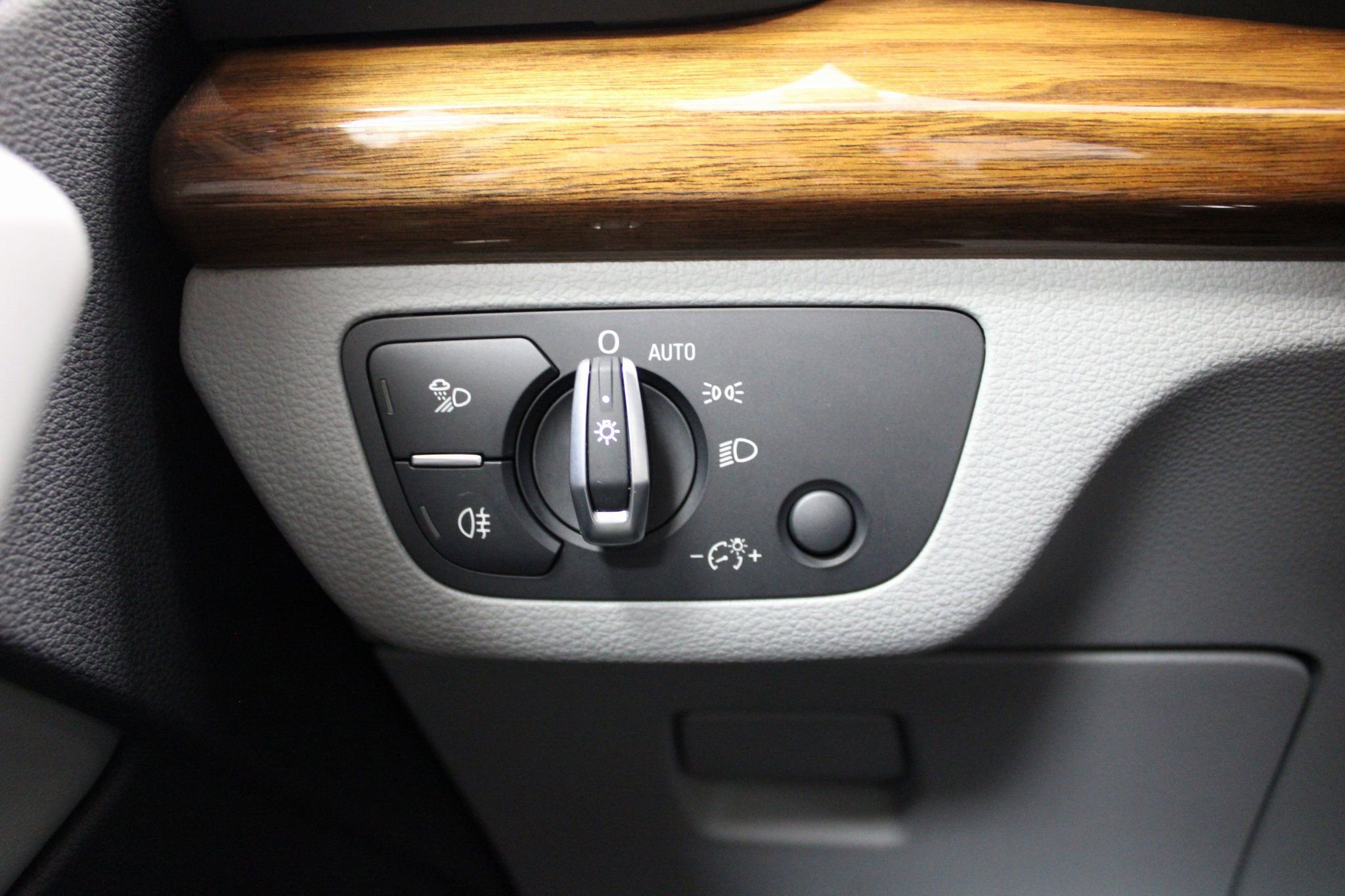 Used 2022 Audi Q5 2.0T Premium w/ Convenience Package image 42